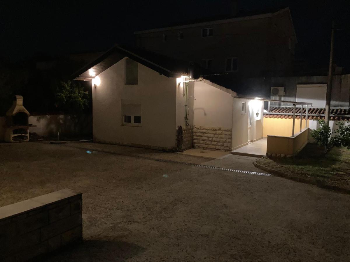 Apartman Turanj Exterior foto