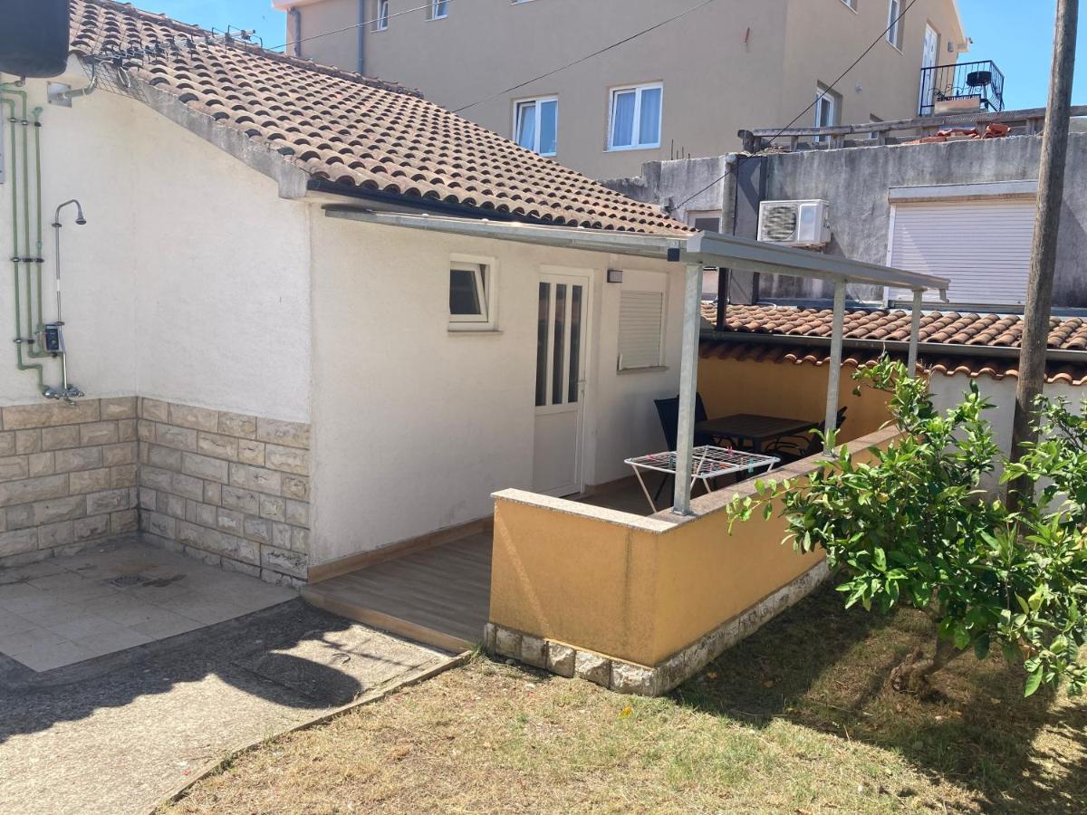 Apartman Turanj Exterior foto